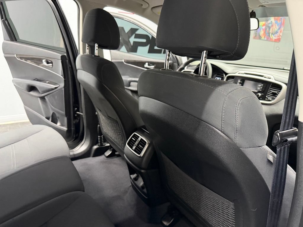 Used 2017 Kia Sorento AWD image 42