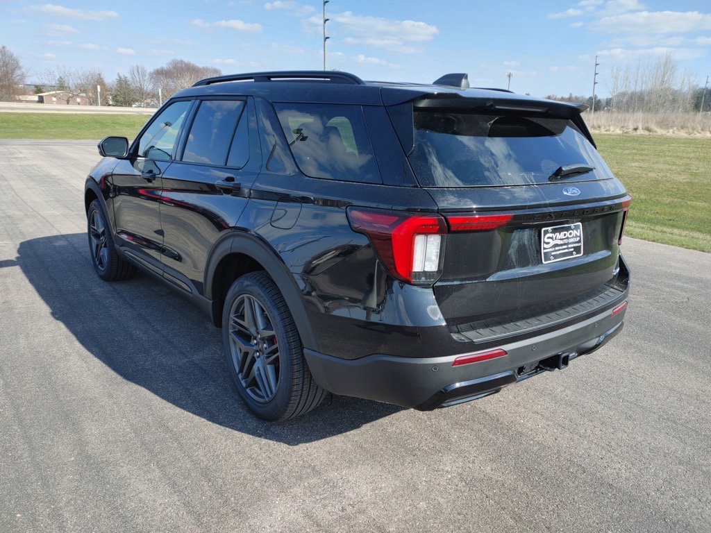 New 2025 Ford Explorer ST-Line w/ Premium Package image 5