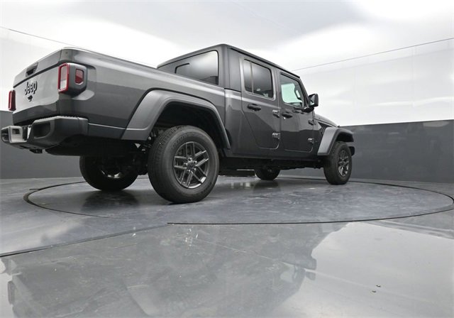 New 2025 Jeep Gladiator Sport image 23