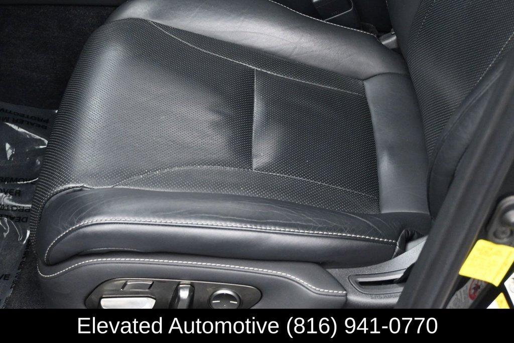 Used 2018 Lexus LS 500 AWD w/ Accessory Package (Z2) image 16