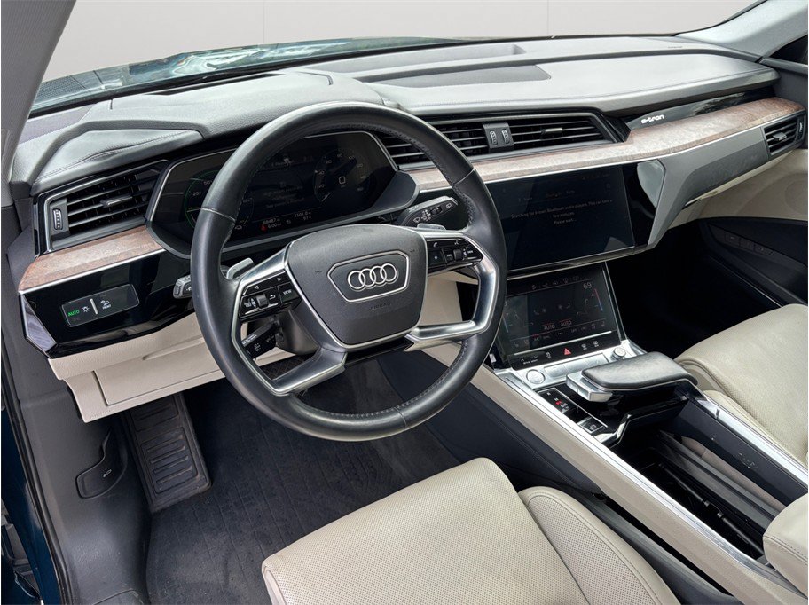 Used 2019 Audi e-tron Prestige w/ Prestige Package AWD/4WD image 6