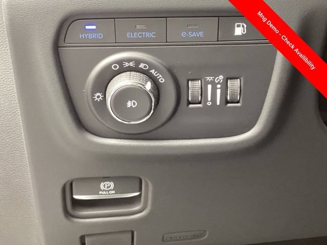Used 2023 Jeep Grand Cherokee Summit AWD/4WD image 6