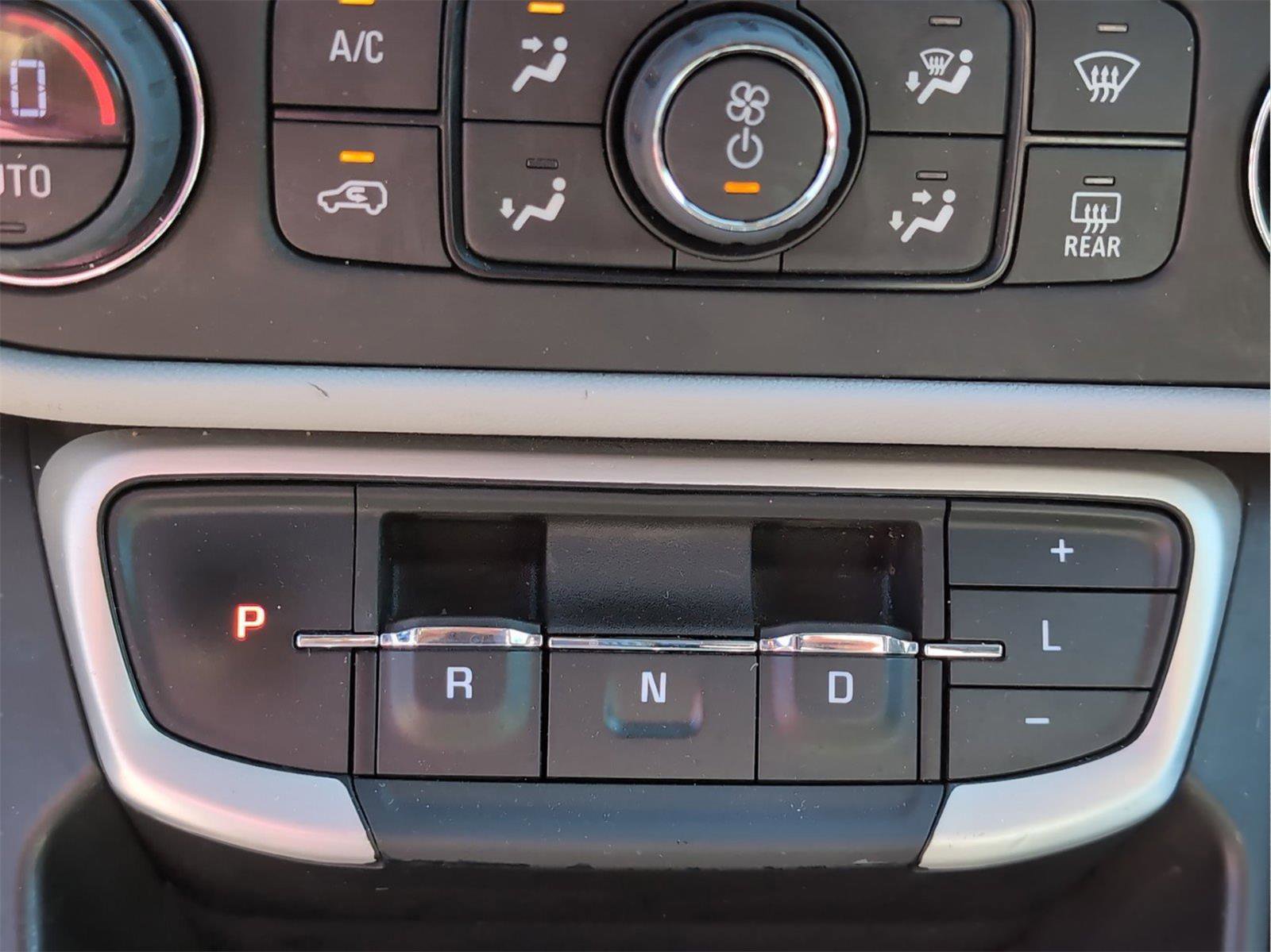 Used 2022 GMC Terrain SLE w/ Driver Convenience Package FWD image 21