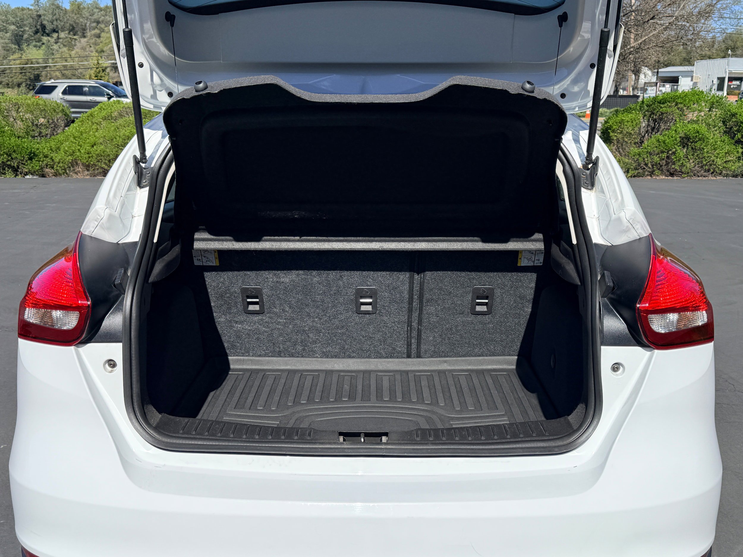 Used 2015 Ford Focus SE image 9