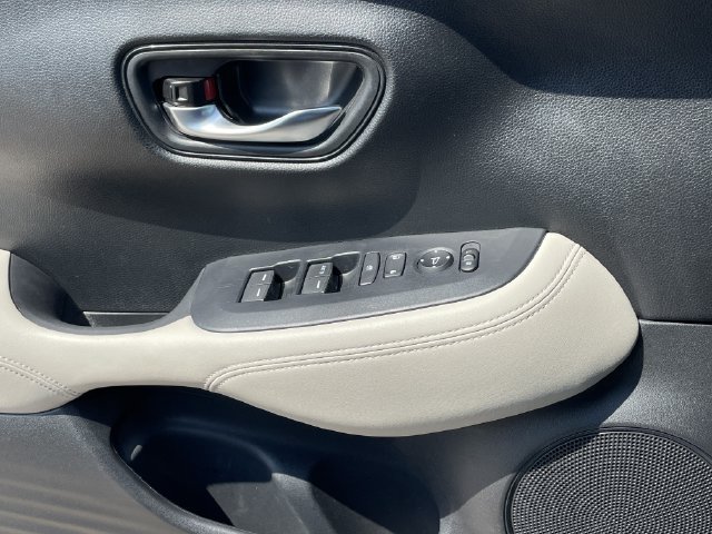 Certified 2024 Honda HR-V LX image 22