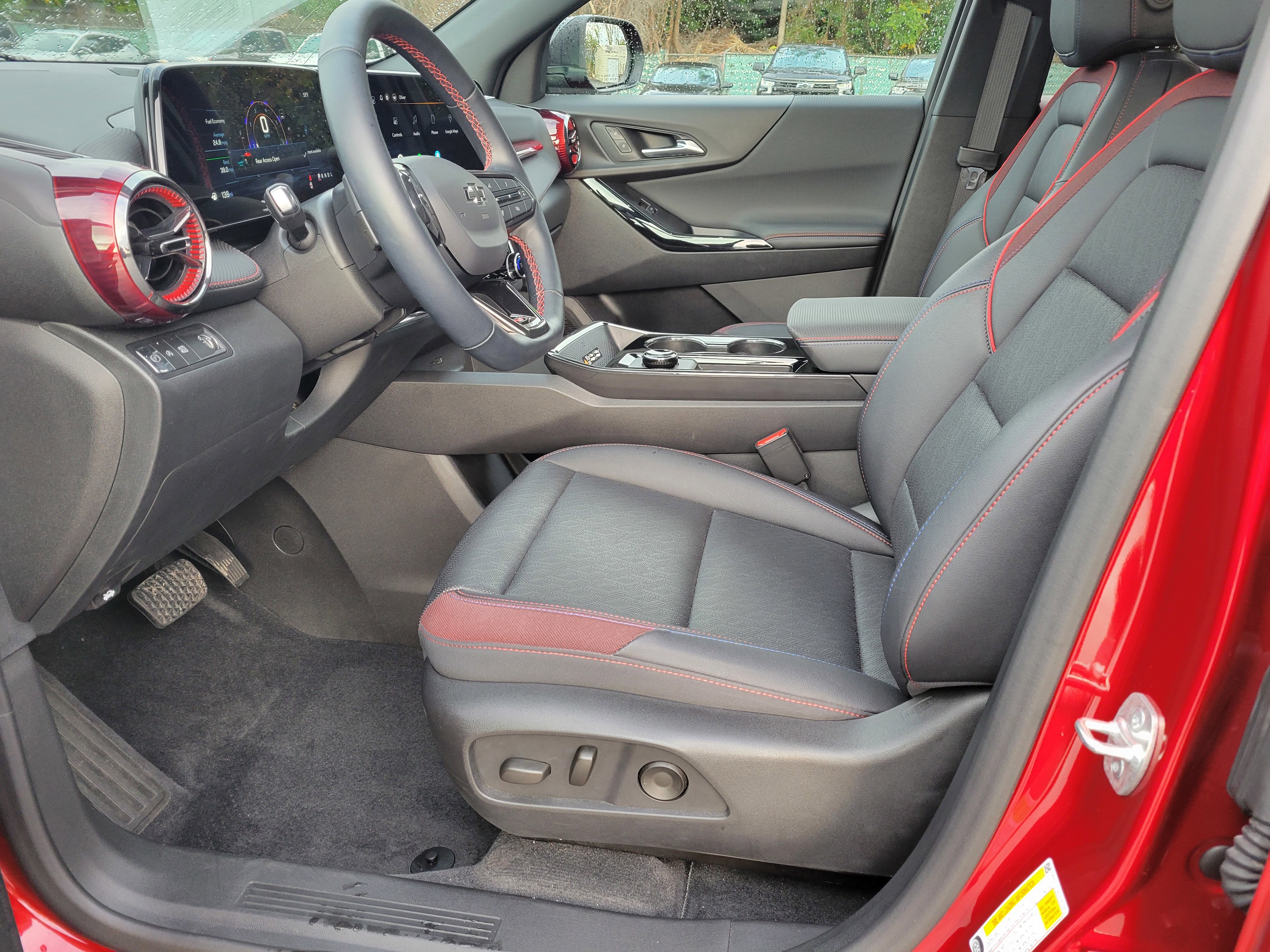 Used 2025 Chevrolet Equinox RS w/ Safety and Technology Package image 35