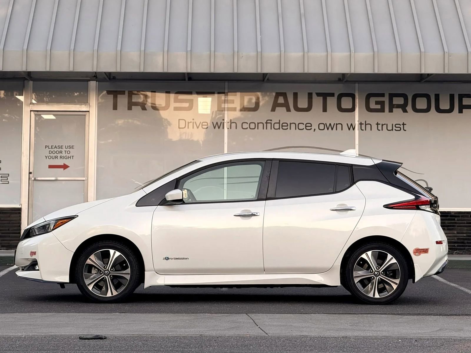 Used 2019 Nissan Leaf SV Plus w/ Protection Package FWD image 5