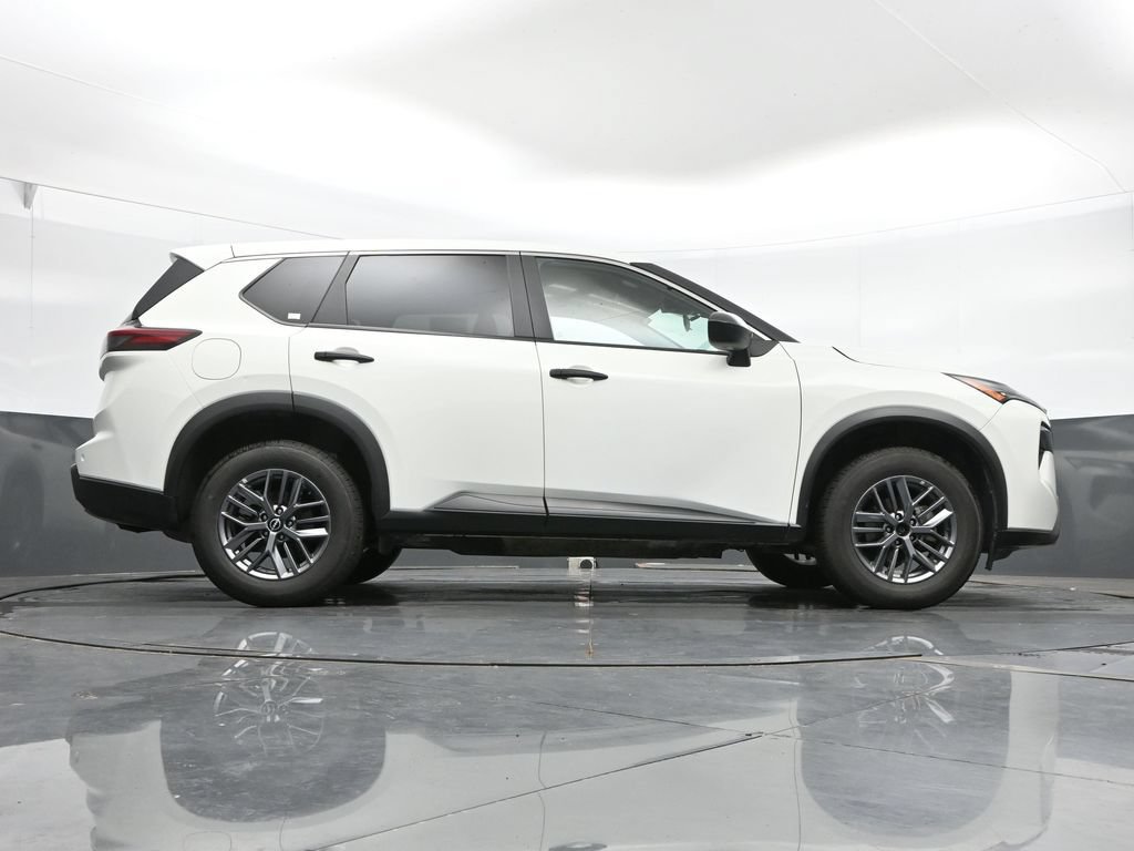 Used 2024 Nissan Rogue S AWD/4WD image 44
