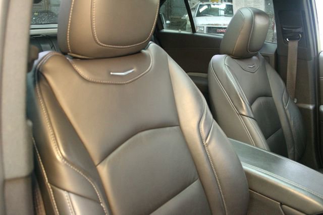 Used 2023 Cadillac XT4 Premium Luxury w/ Cold Weather Package AWD/4WD image 10