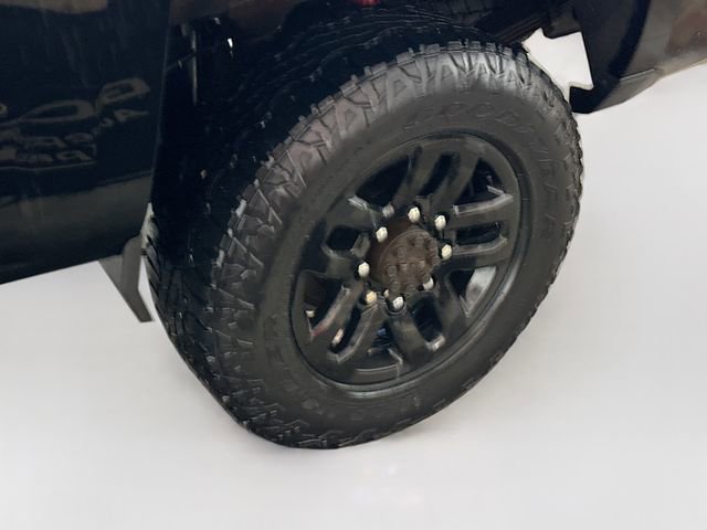 Used 2019 Chevrolet Silverado 2500 LT w/ Midnight Edition AWD/4WD image 27