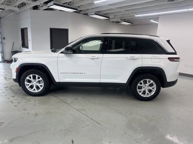 Used 2023 Jeep Grand Cherokee Limited image 6