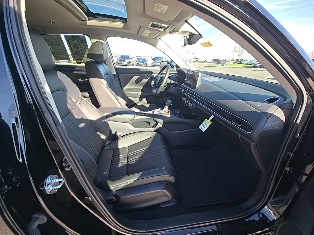 Certified 2026 Honda HR-V EX-L image 32