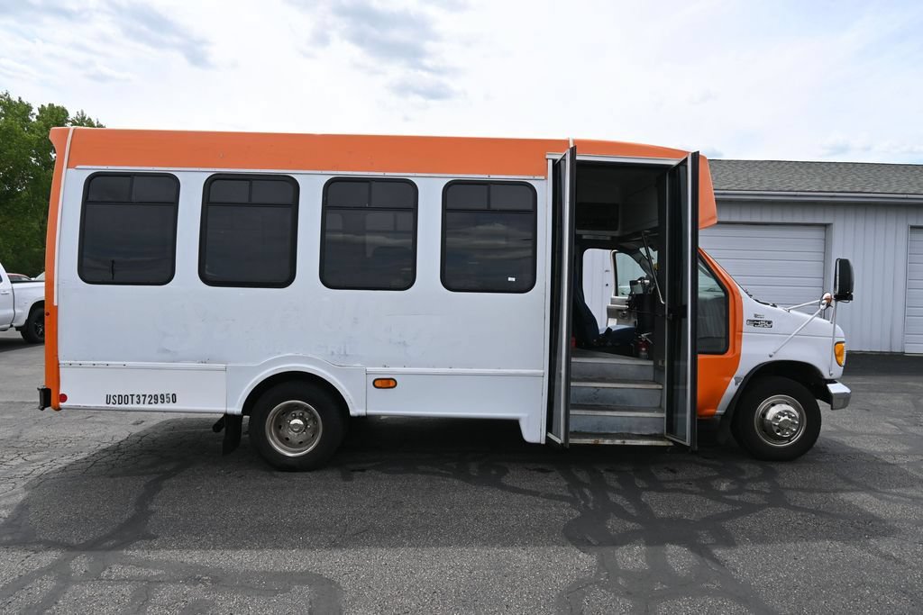 Used 2003 Ford E-450 and Econoline 450 RWD image 43