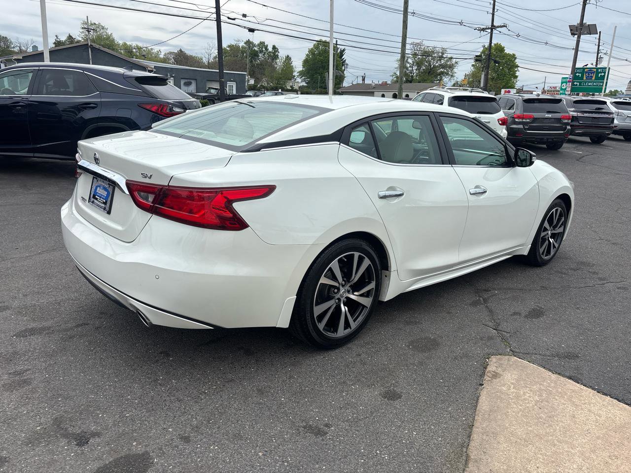 Used 2016 Nissan Maxima 3.5 SV FWD image 9