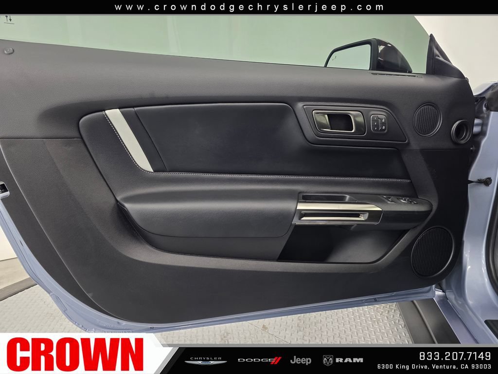 Used 2022 Ford Mustang Shelby GT500 w/ Technology Package RWD image 31