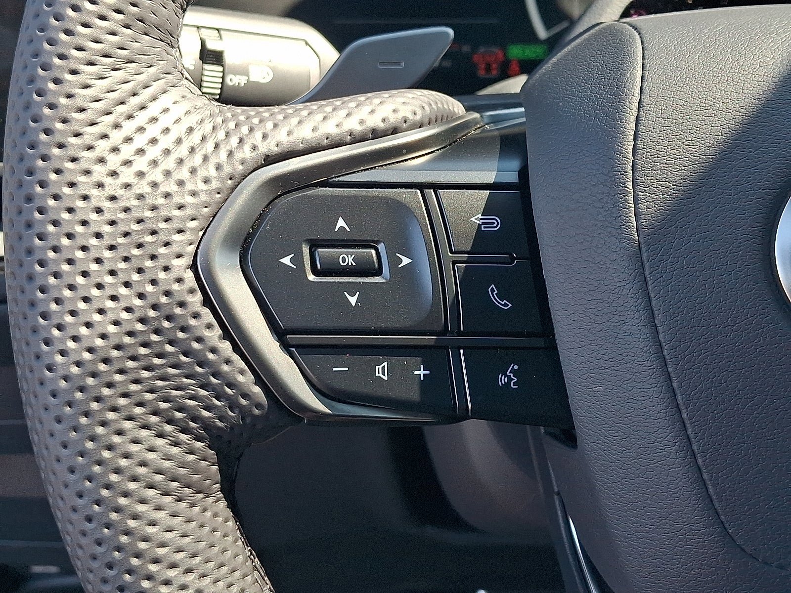 Used 2026 Lexus TX 500h AWD w/ Technology Package image 22