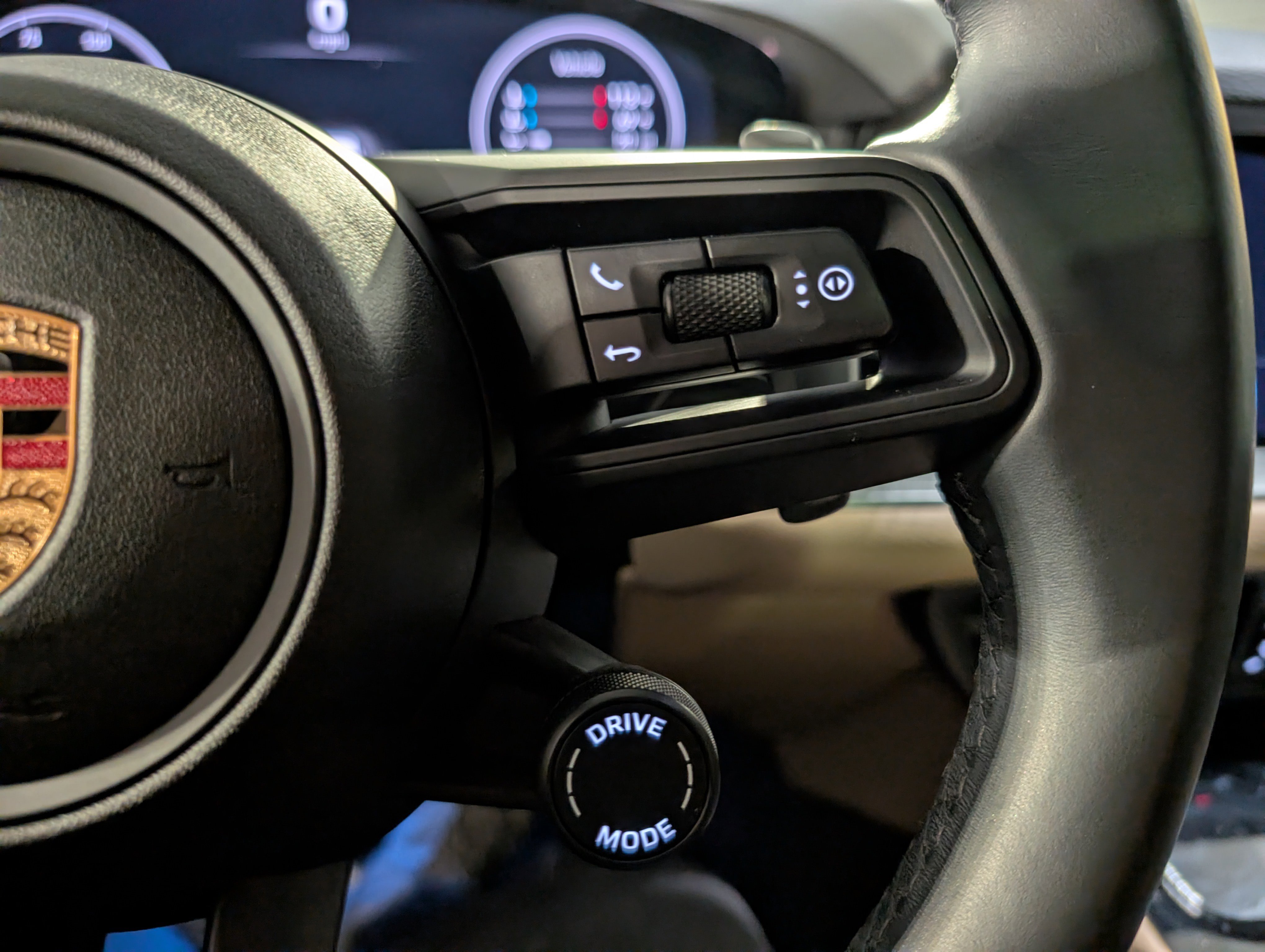 Certified 2024 Porsche Cayenne AWD/4WD image 28