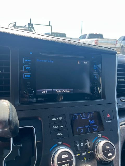 Used 2017 Toyota Sienna SE Premium FWD image 43