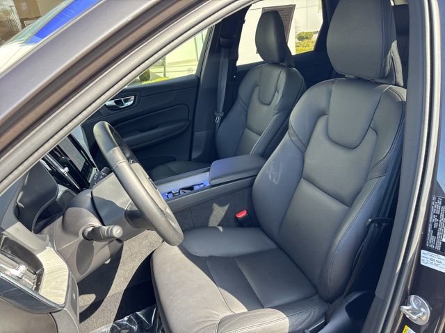 Used 2025 Volvo XC60 B5 Plus AWD/4WD image 18