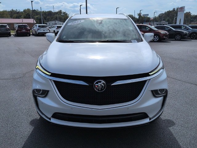 Used 2023 Buick Enclave Essence w/ Sport Touring Edition FWD image 2