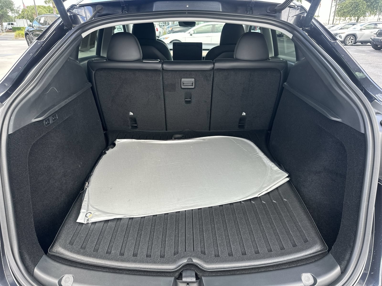 Used 2025 Tesla Model Y Long Range RWD image 32