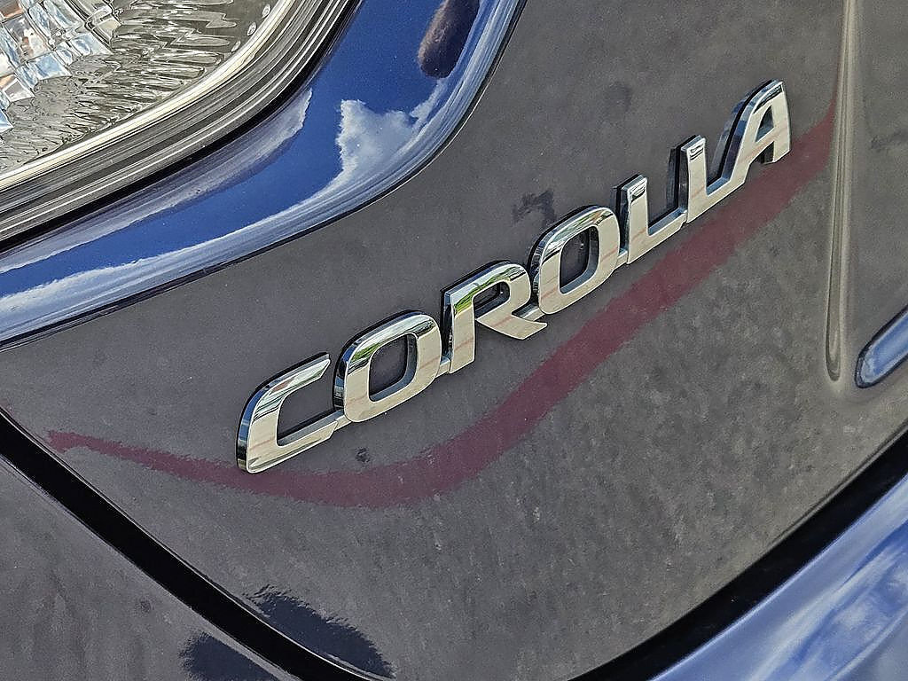 Used 2024 Toyota Corolla LE FWD image 7