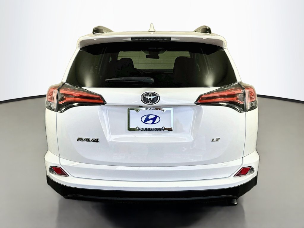 Used 2018 Toyota RAV4 LE FWD image 6