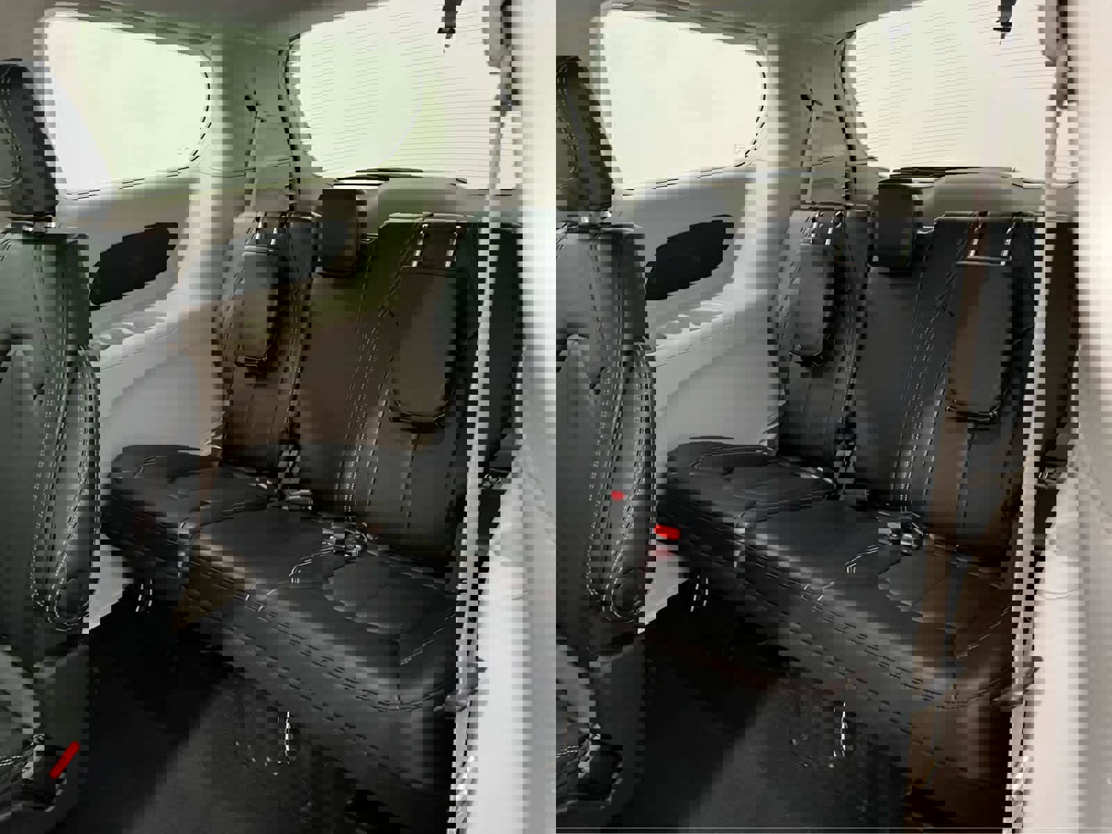 Used 2024 Chrysler Pacifica Touring-L image 32