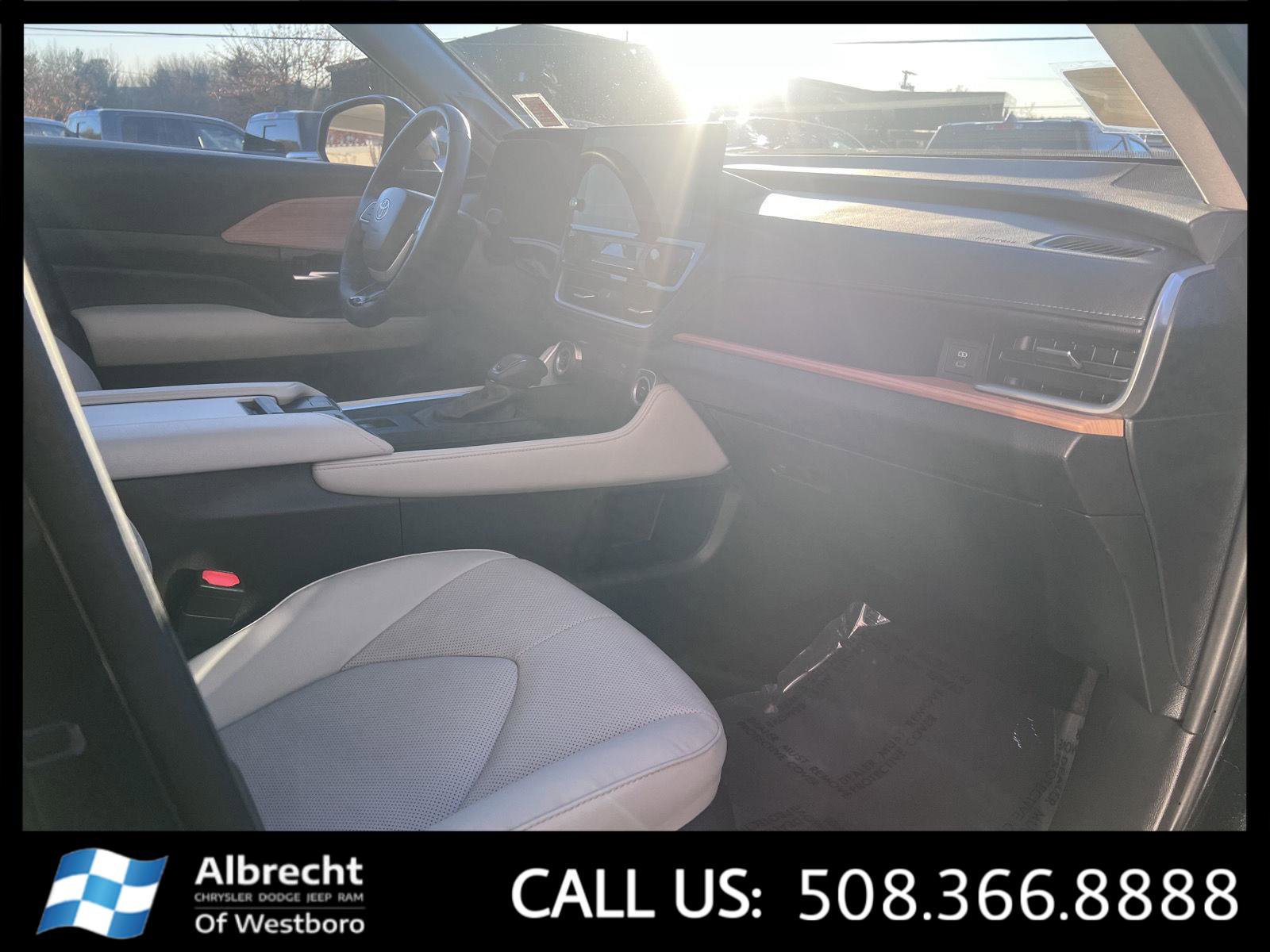 Used 2024 Toyota Grand Highlander Limited image 22