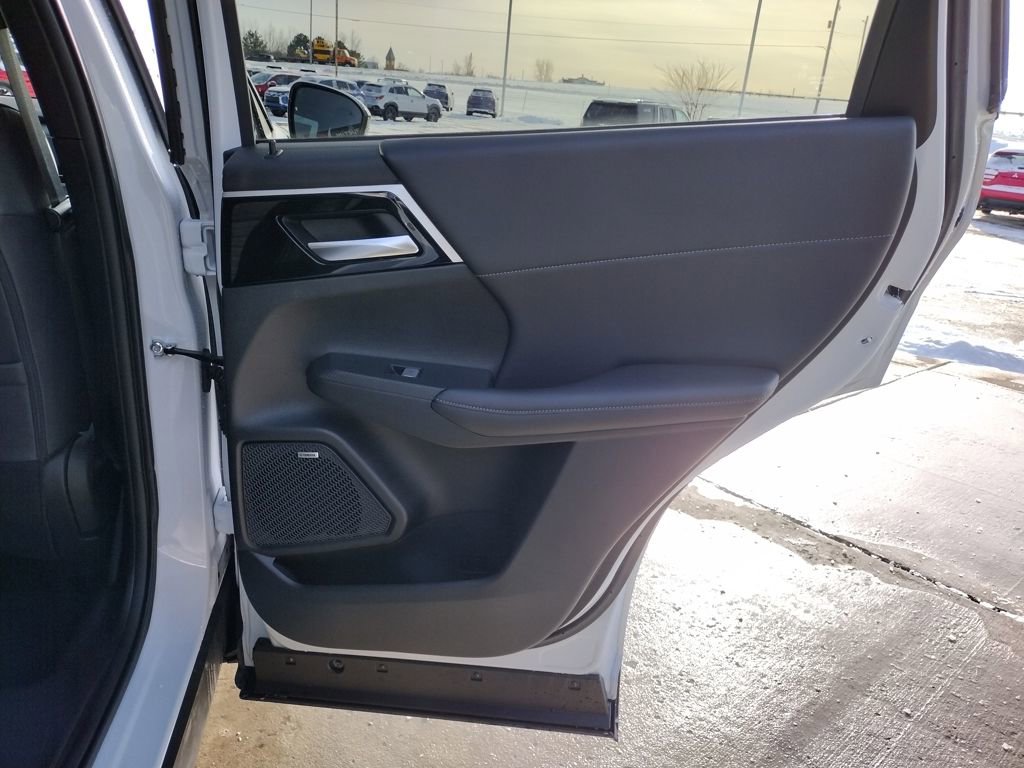 New 2026 Mitsubishi Outlander Trail Edition image 32