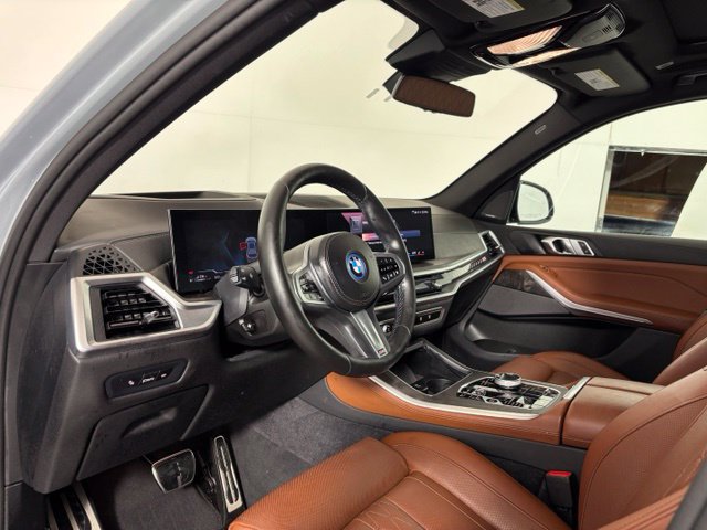 Used 2024 BMW X5 xDrive50e w/ Executive Package AWD/4WD image 9