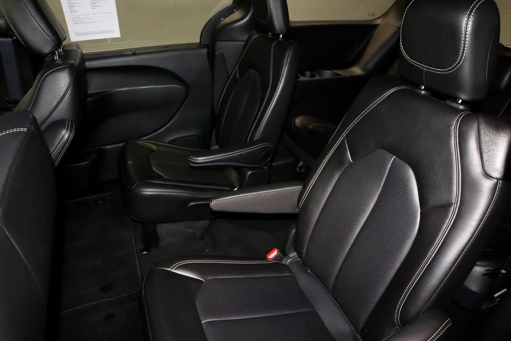 Used 2025 Chrysler Pacifica Select FWD image 20