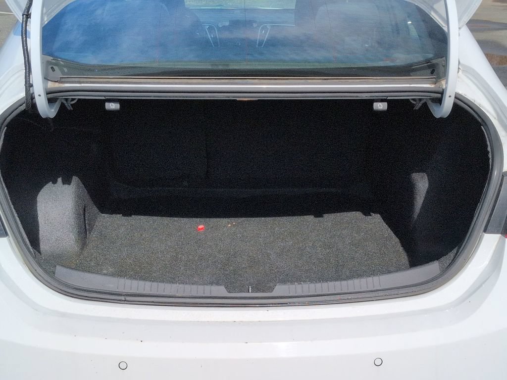 Used 2024 Chevrolet Malibu LT FWD image 22