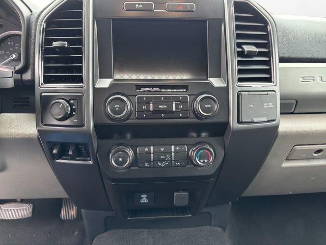 Used 2022 Ford F550 4x4 Regular Cab Super Duty image 4