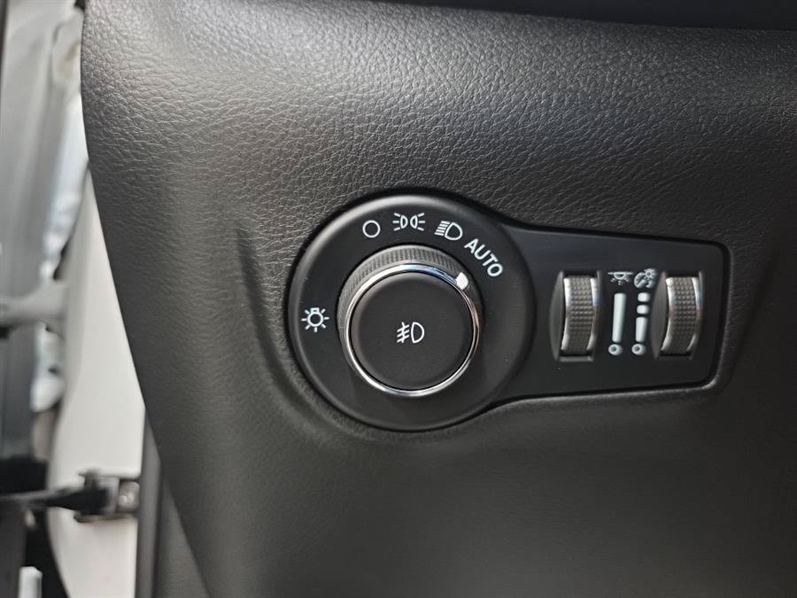 Used 2022 Jeep Compass Latitude AWD/4WD image 28