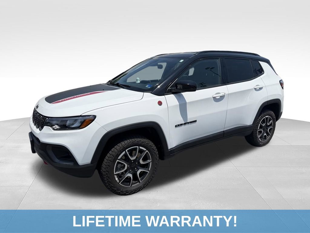 Used 2024 Jeep Compass Trailhawk AWD/4WD image 3
