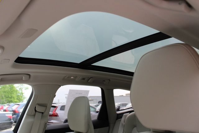 Certified 2023 Volvo XC60 B5 Plus w/ Climate Package AWD/4WD image 29