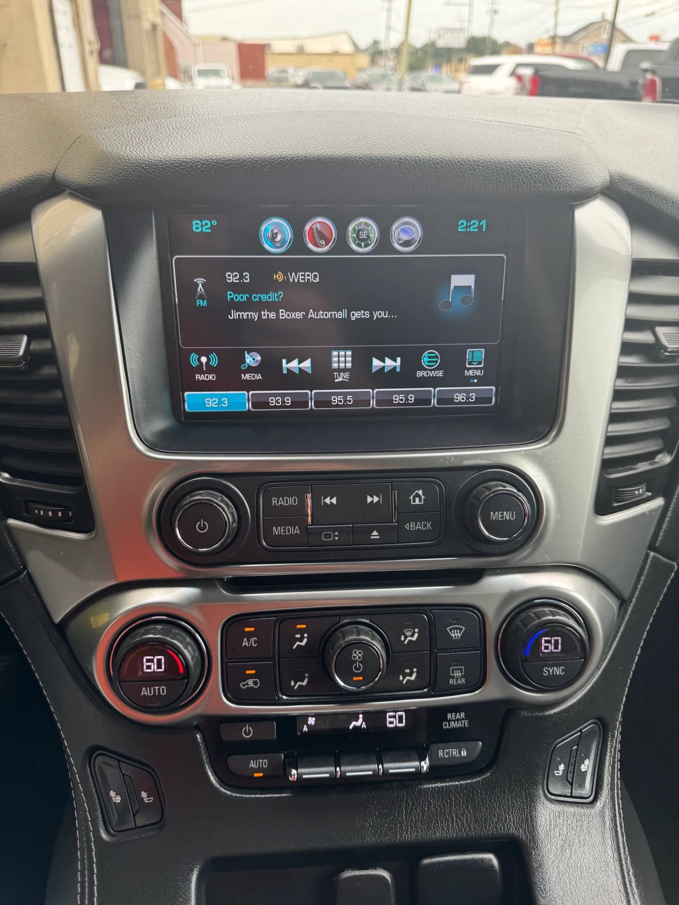 Used 2018 Chevrolet Suburban LT AWD/4WD image 15