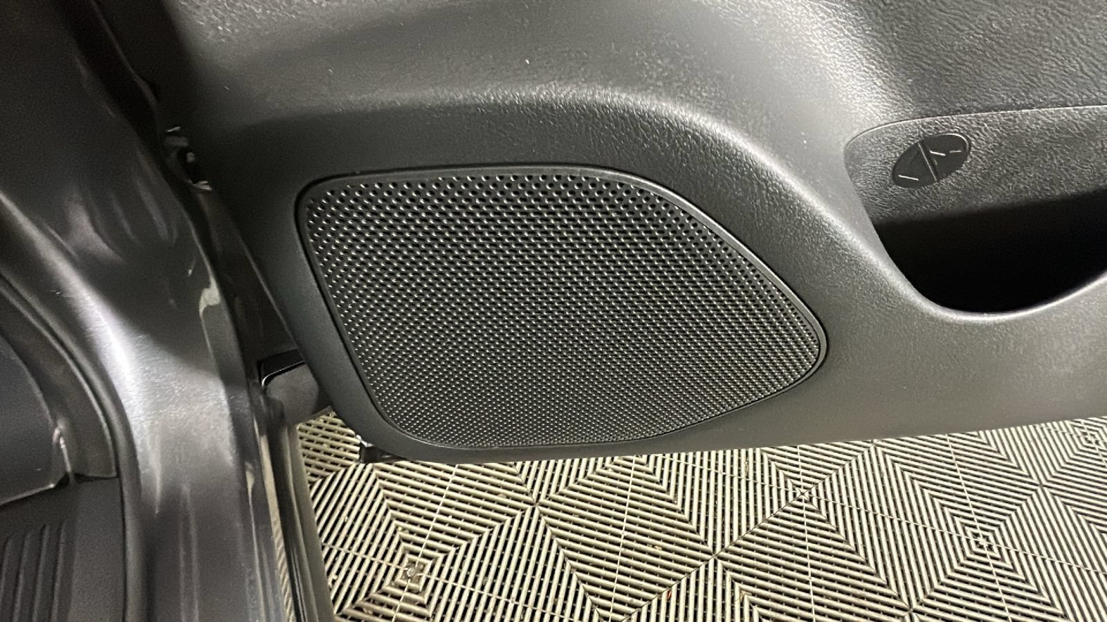 Used 2023 Nissan Rogue FWD image 33