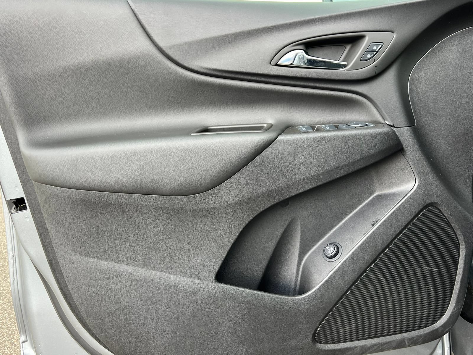 Used 2024 Chevrolet Equinox LT AWD/4WD image 13