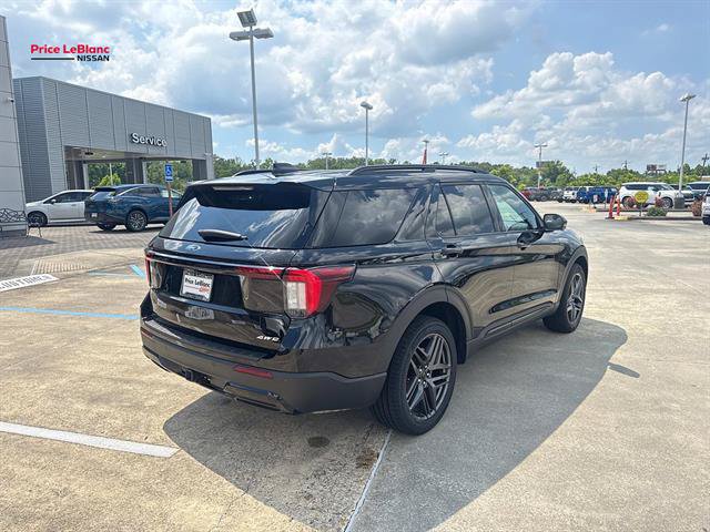 Used 2025 Ford Explorer ST-Line w/ ST-Line Street Pack AWD/4WD image 7