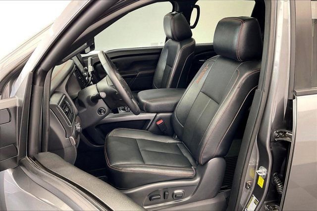 Used 2024 Nissan Titan PRO-4X w/ Pro-4x Convenience Package AWD/4WD image 17