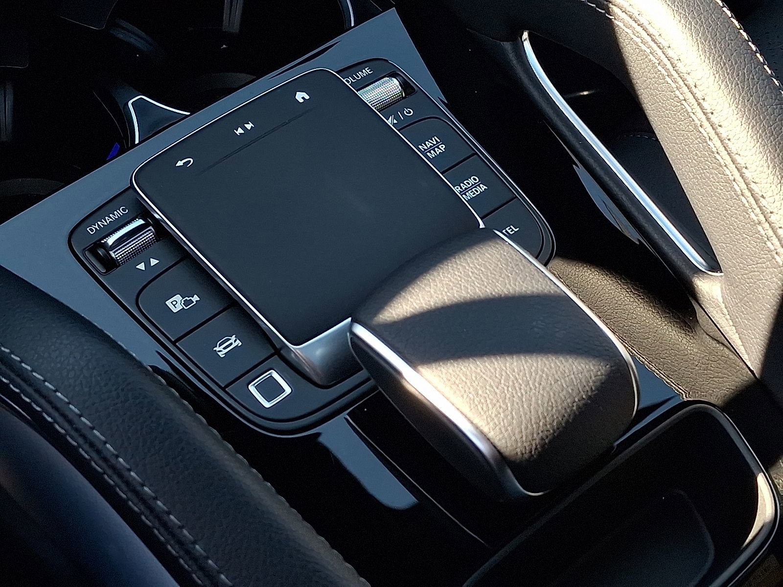 Certified 2025 Mercedes-Benz GLE 350 4MATIC image 25