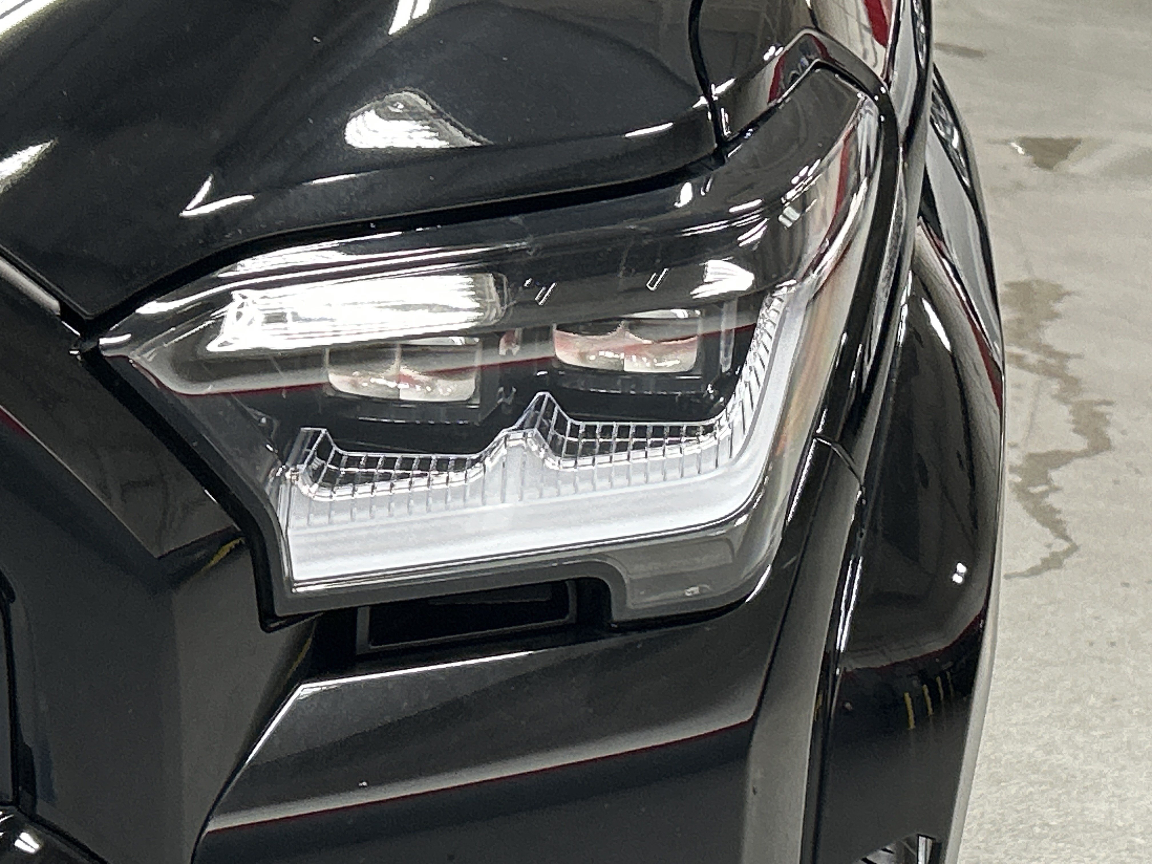 Used 2025 Toyota 4Runner Limited RWD image 6