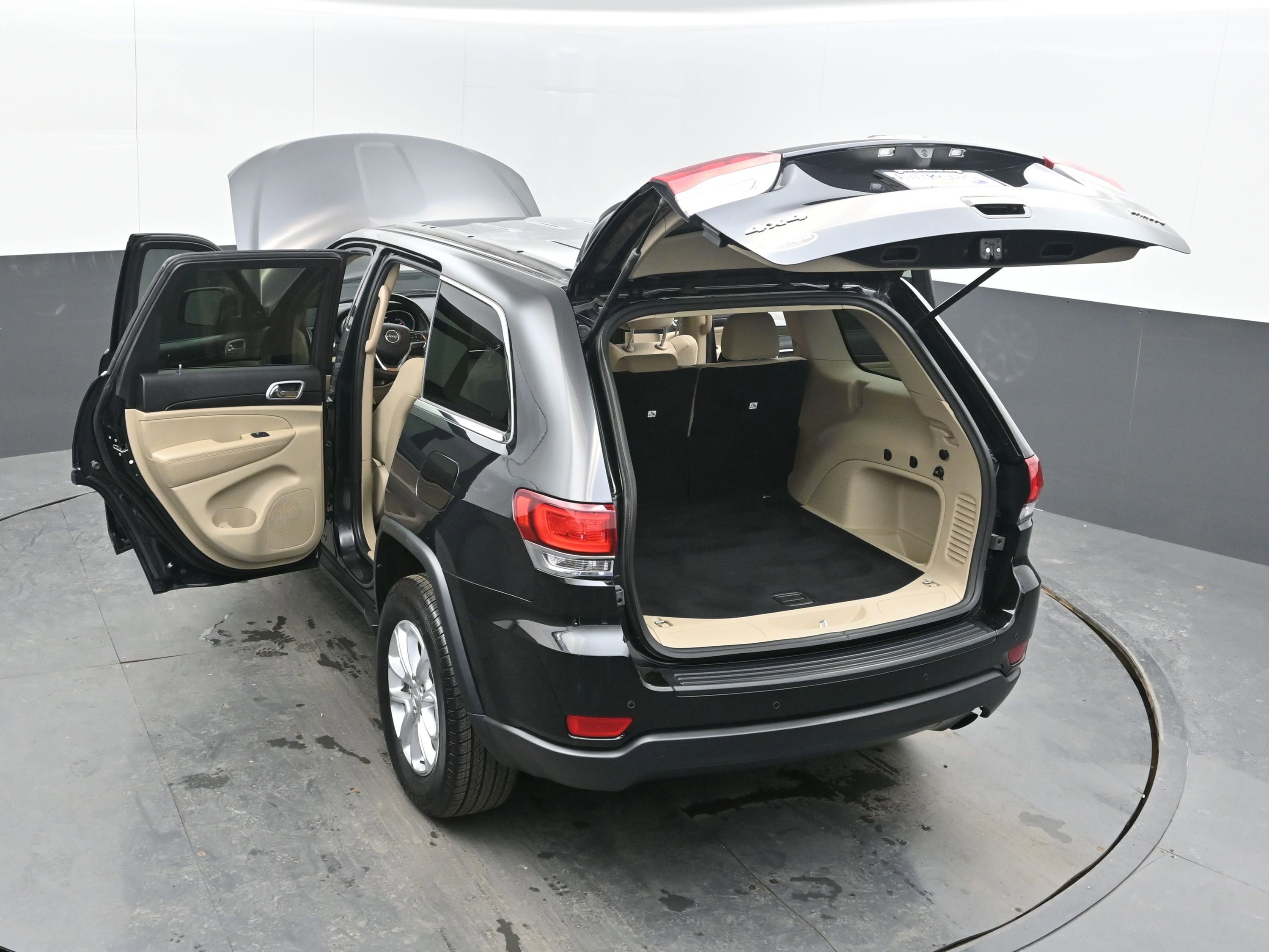 Used 2022 Jeep Grand Cherokee Laredo E image 44