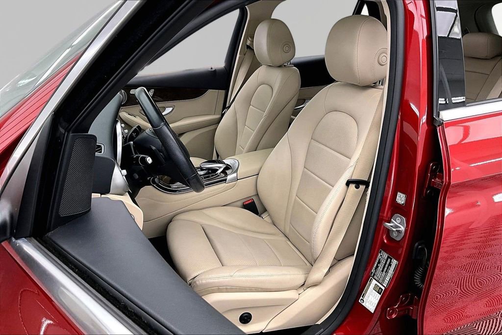 Used 2017 Mercedes-Benz GLC 300 4MATIC image 25