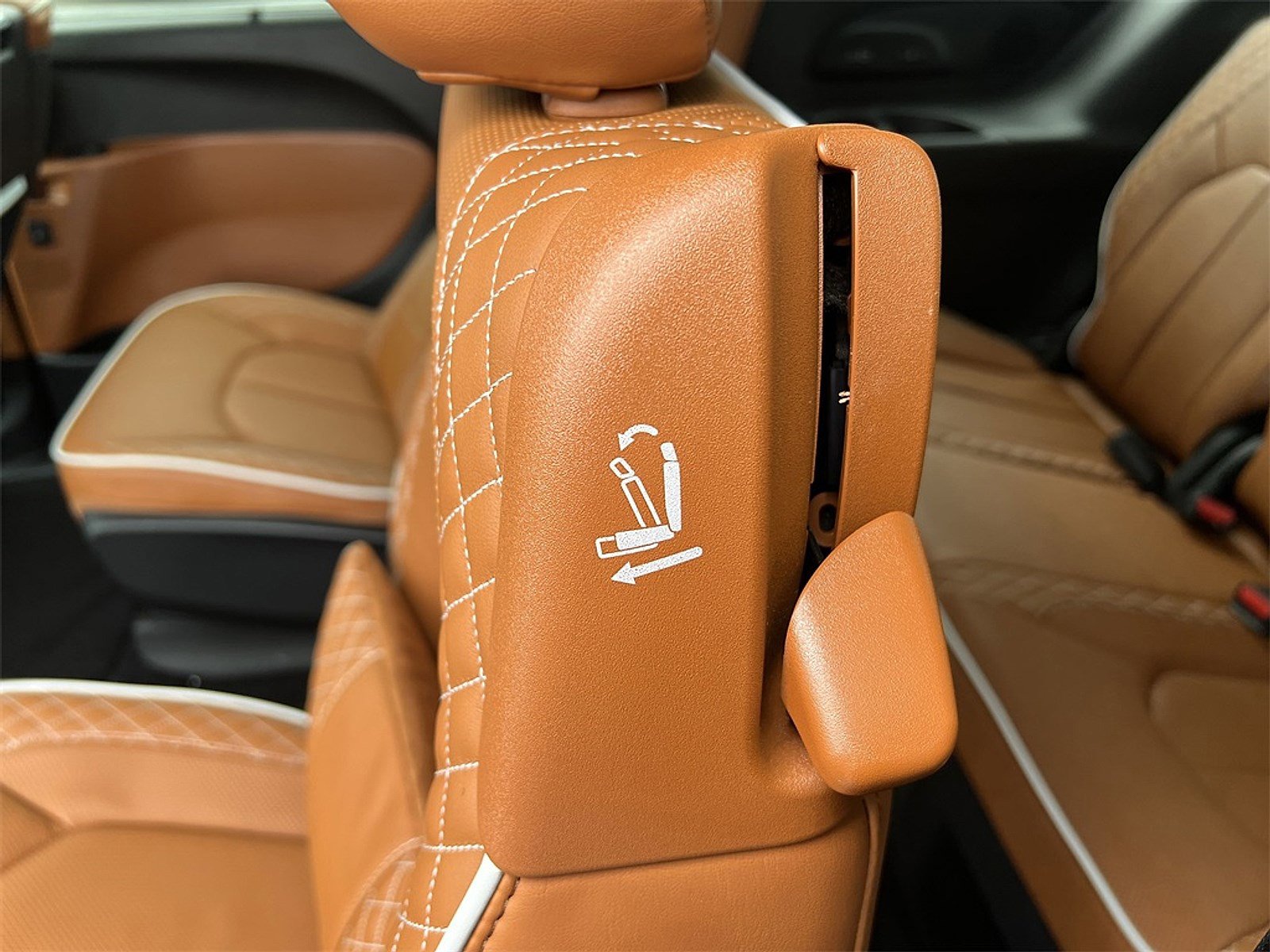 New 2026 Chrysler Pacifica Pinnacle image 26