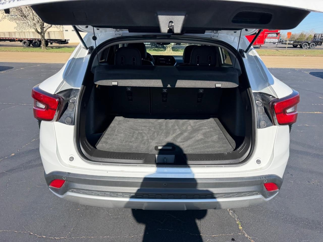 Used 2025 Chevrolet Trax LT w/ Driver Confidence Package image 5