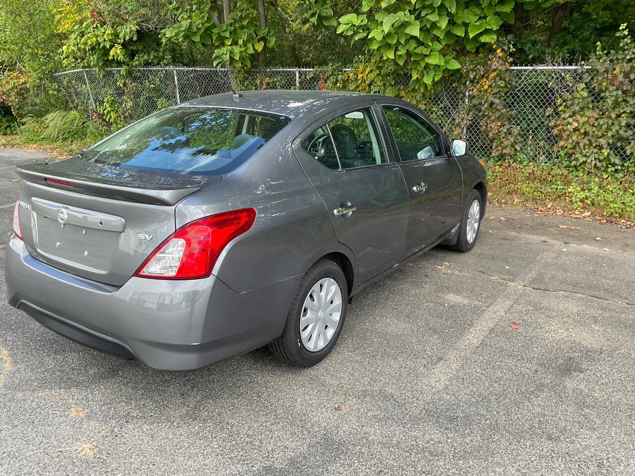 Used 2016 Nissan Versa SV image 7