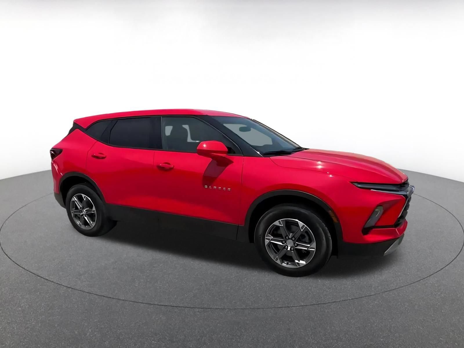 Used 2025 Chevrolet Blazer LT FWD video 2